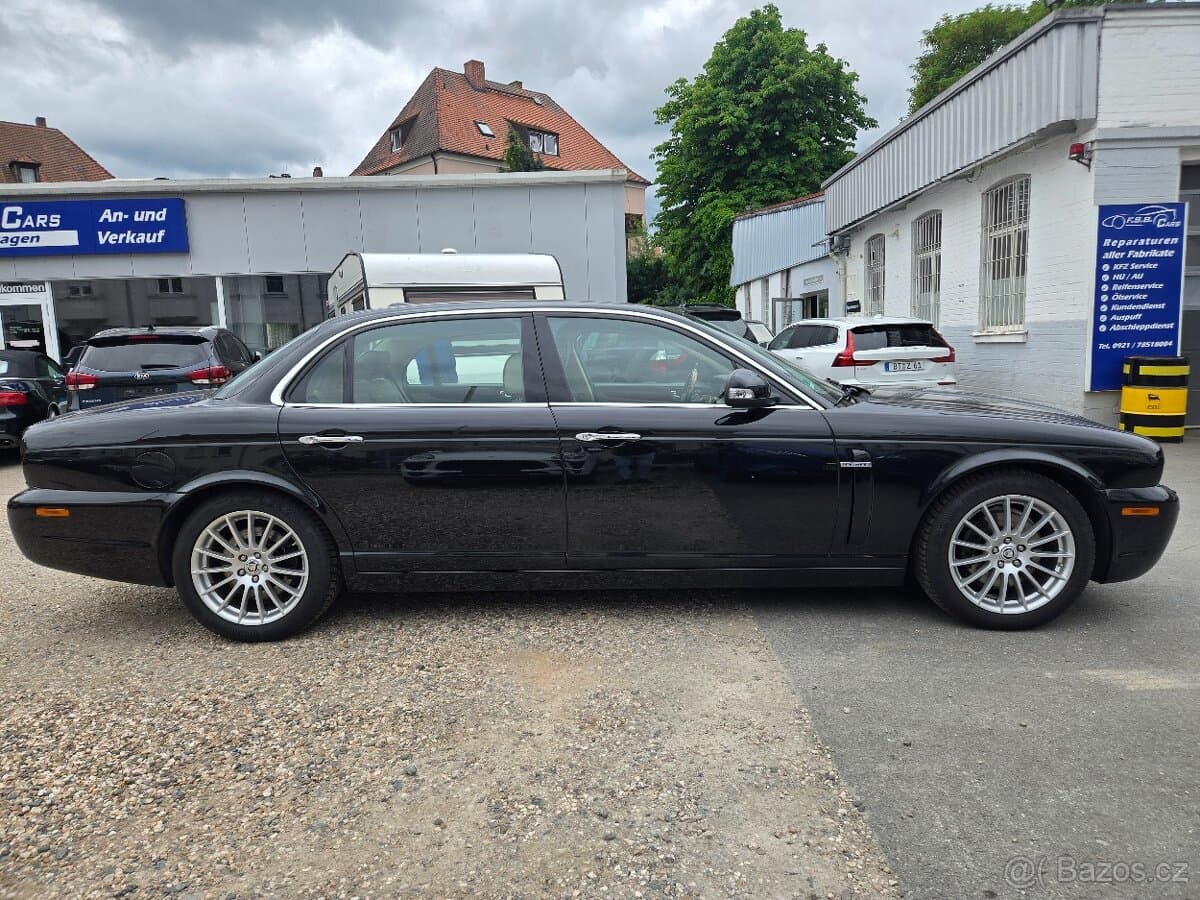 2008 Jaguar XJ - 8