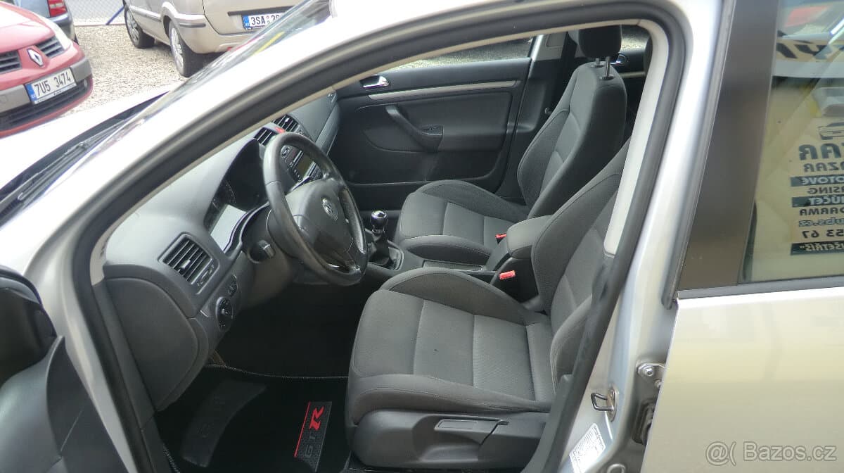 2004 Volkswagen GOLF - 8