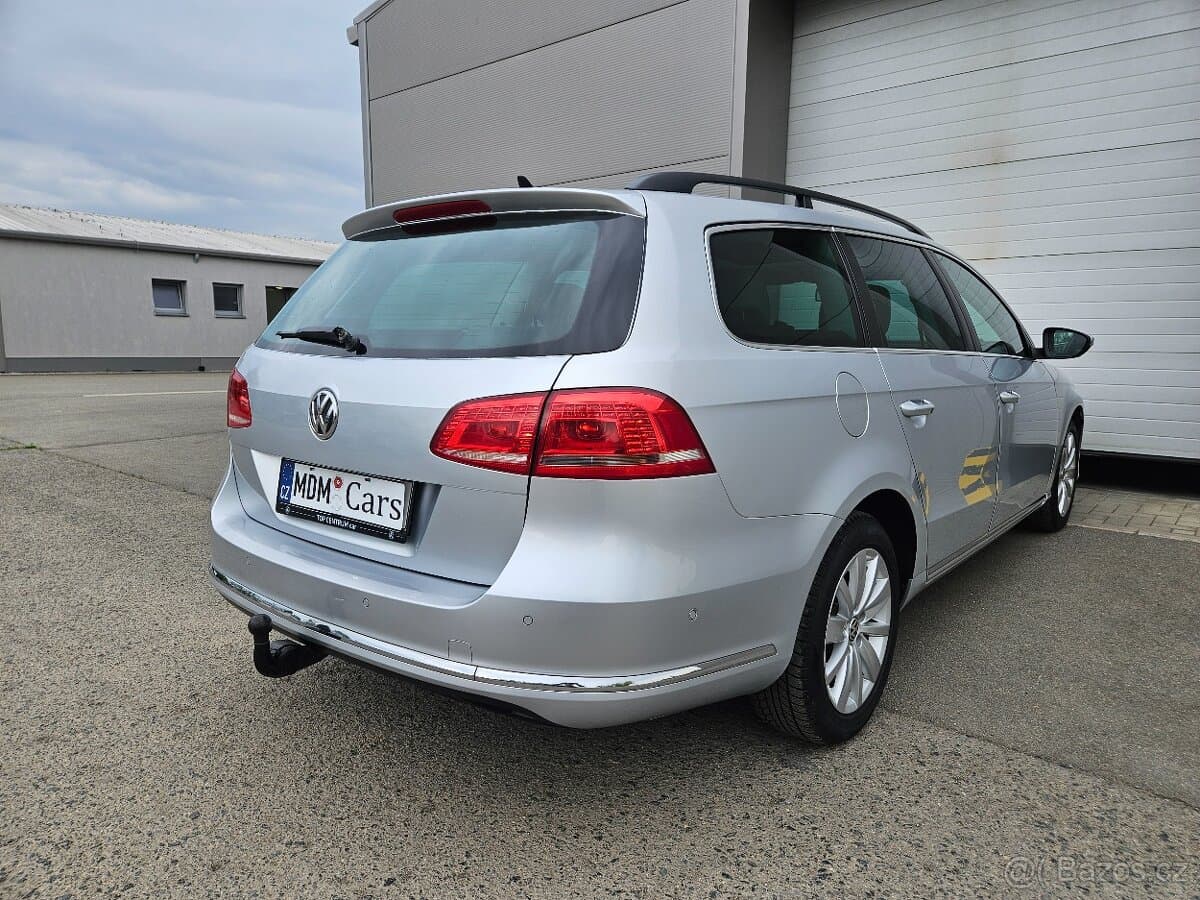 2011 Volkswagen PASSAT - 8