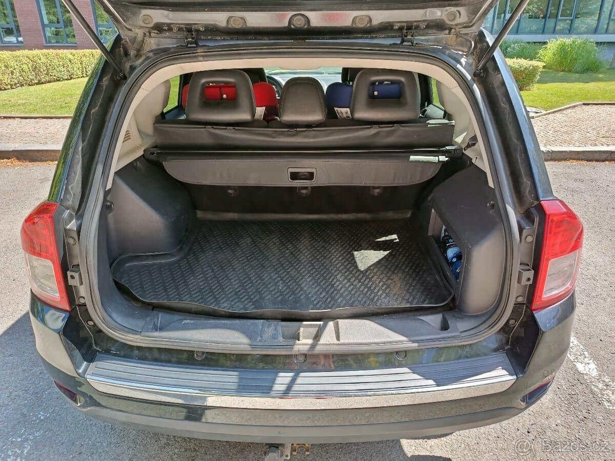 2011 Jeep COMPASS - 8