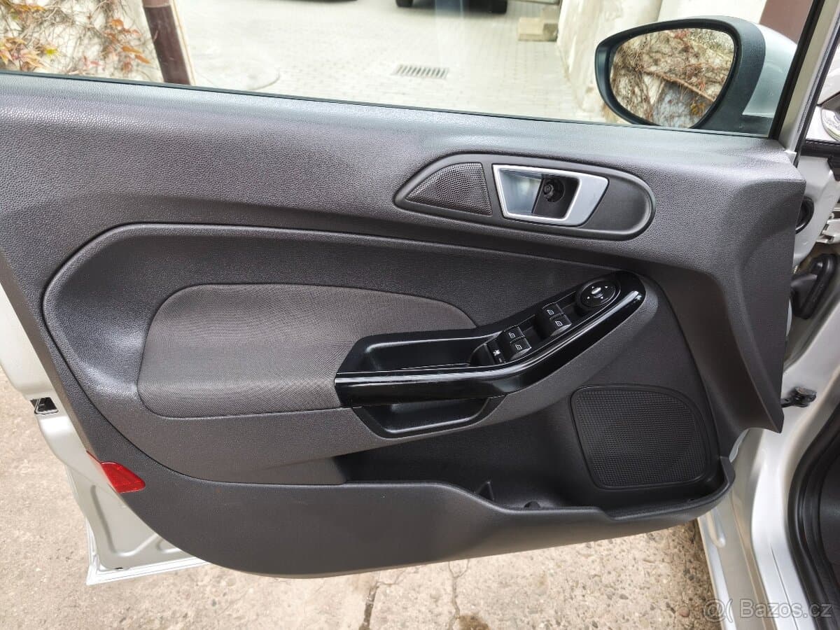 2015 Ford FIESTA - 8