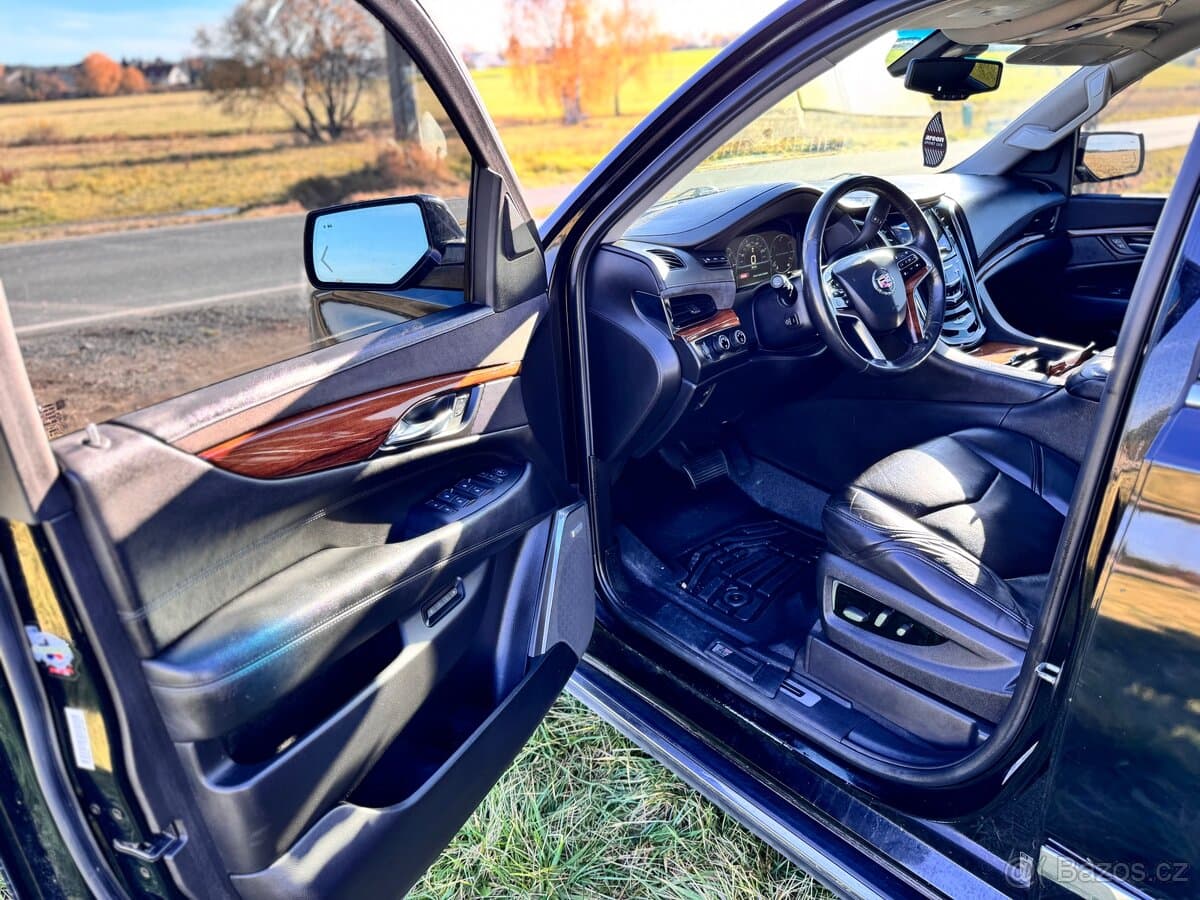 2015 Cadillac ESCALADE - 8