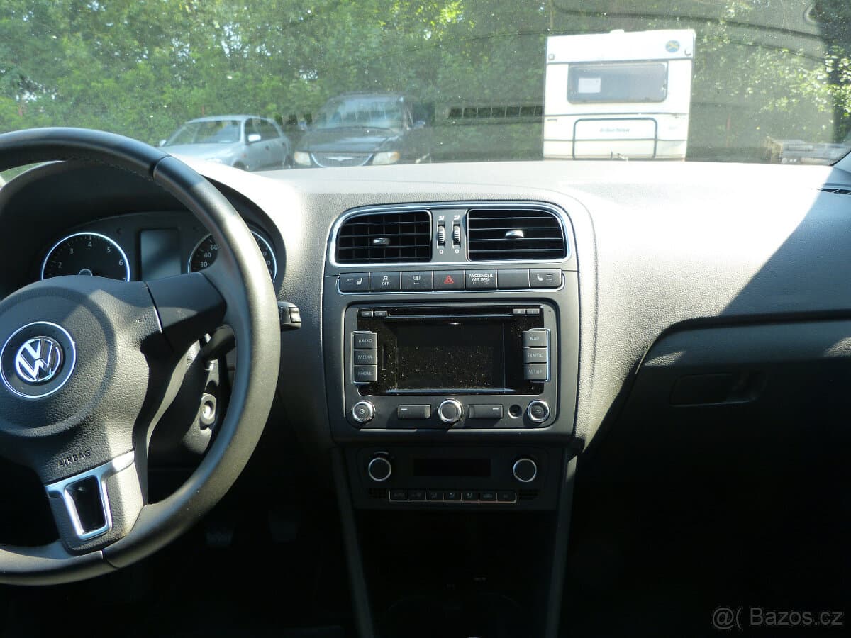 2013 Volkswagen POLO - 8