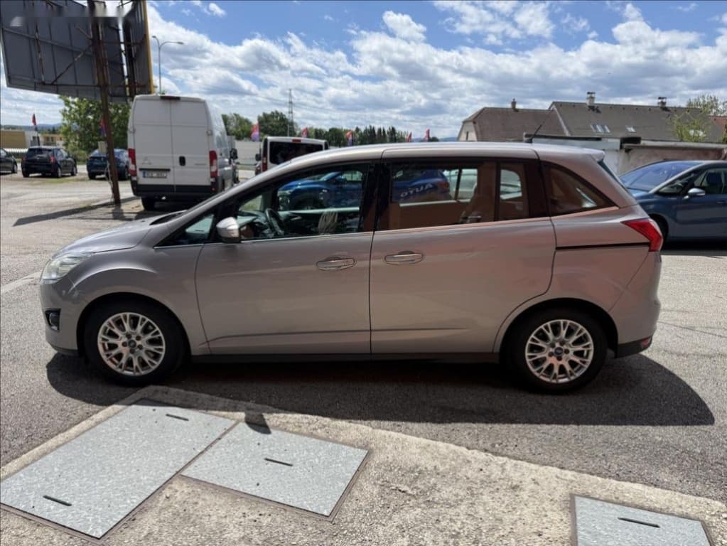 2011 Ford C-MAX - 8
