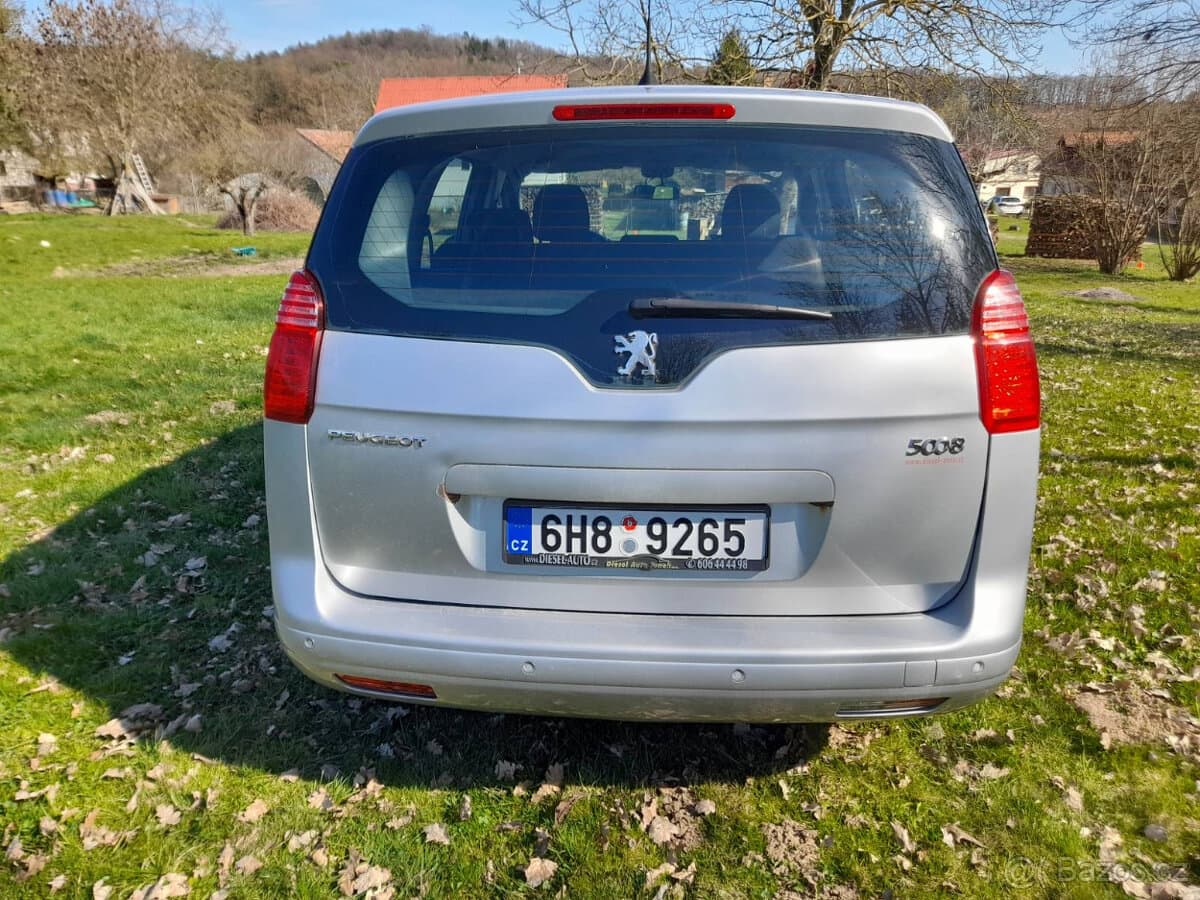 2010 Peugeot 5008 - 8
