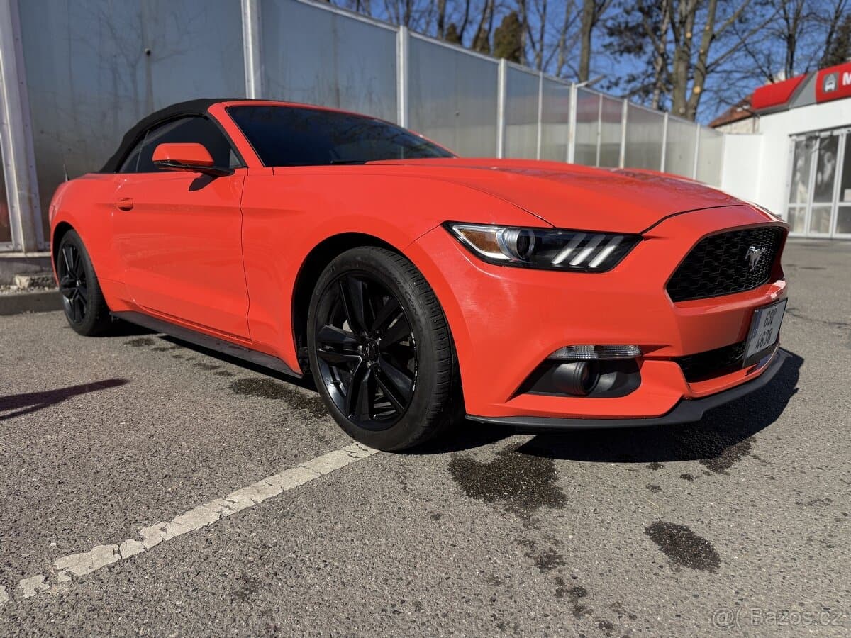 2015 Ford MUSTANG - 8