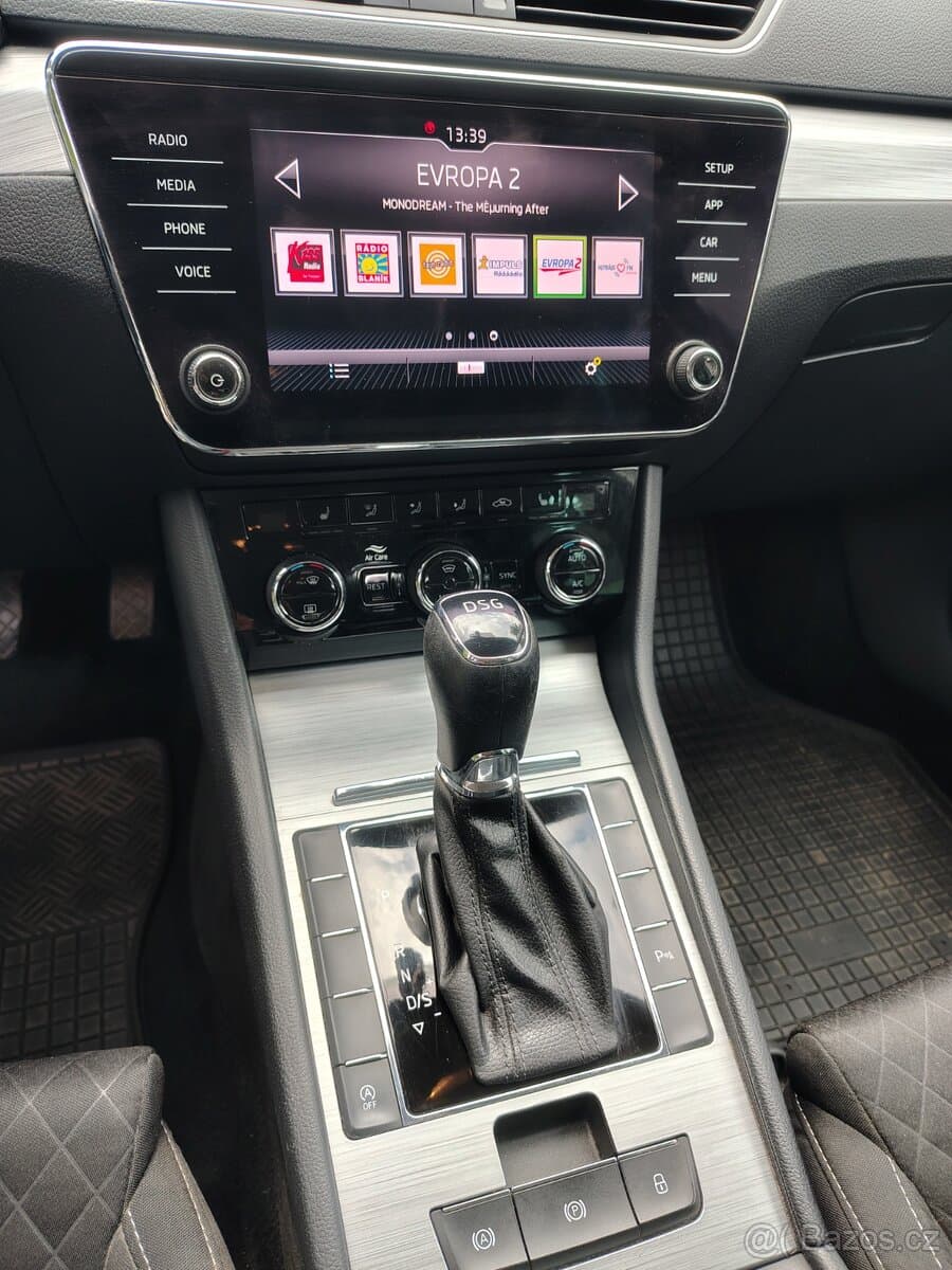 2019 Škoda SUPERB - 8