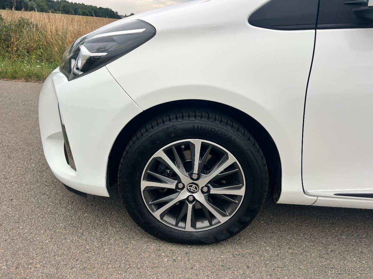 2019 Toyota YARIS - 8