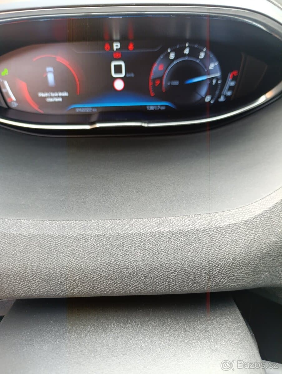 Peugeot 5008 - 8
