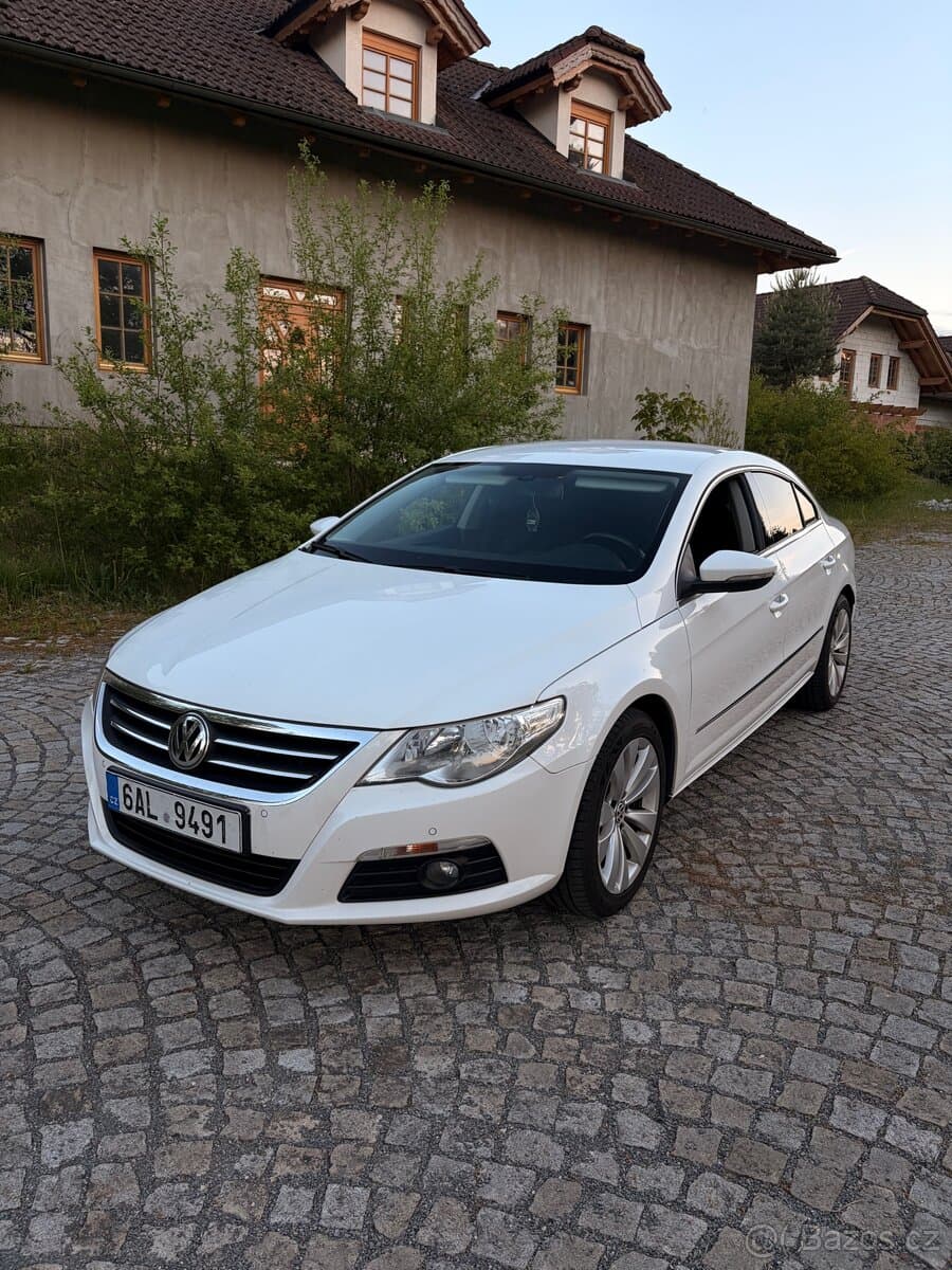 2011 Volkswagen PASSAT CC - 8