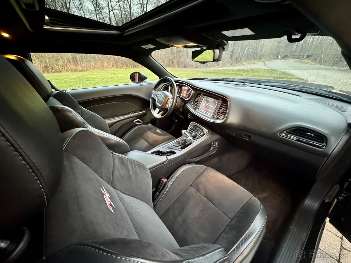 2015 Dodge CHALLENGER - 8