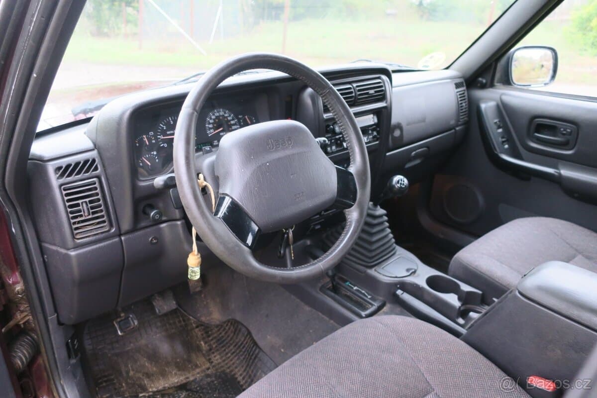 2001 Jeep CHEROKEE - 8