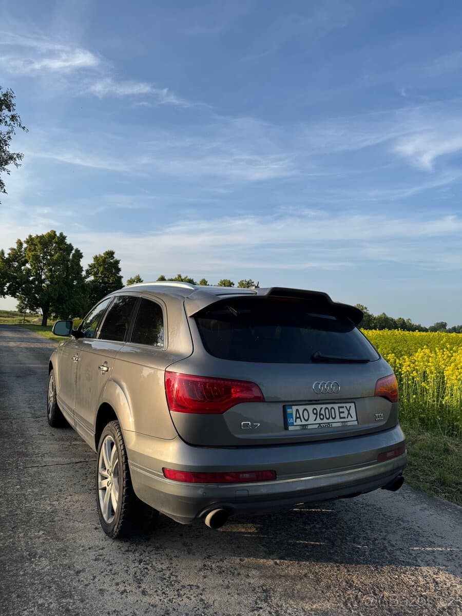 Audi Q7 - 8