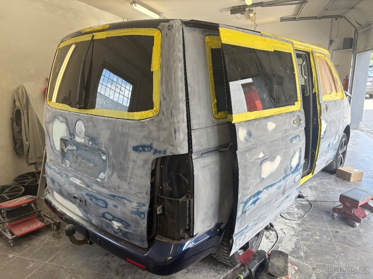 Volkswagen MULTIVAN - 8