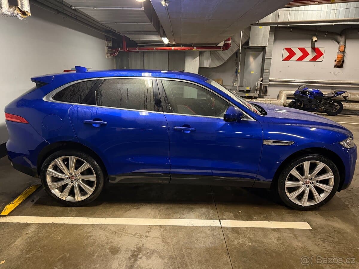 Jaguar F-PACE - 8
