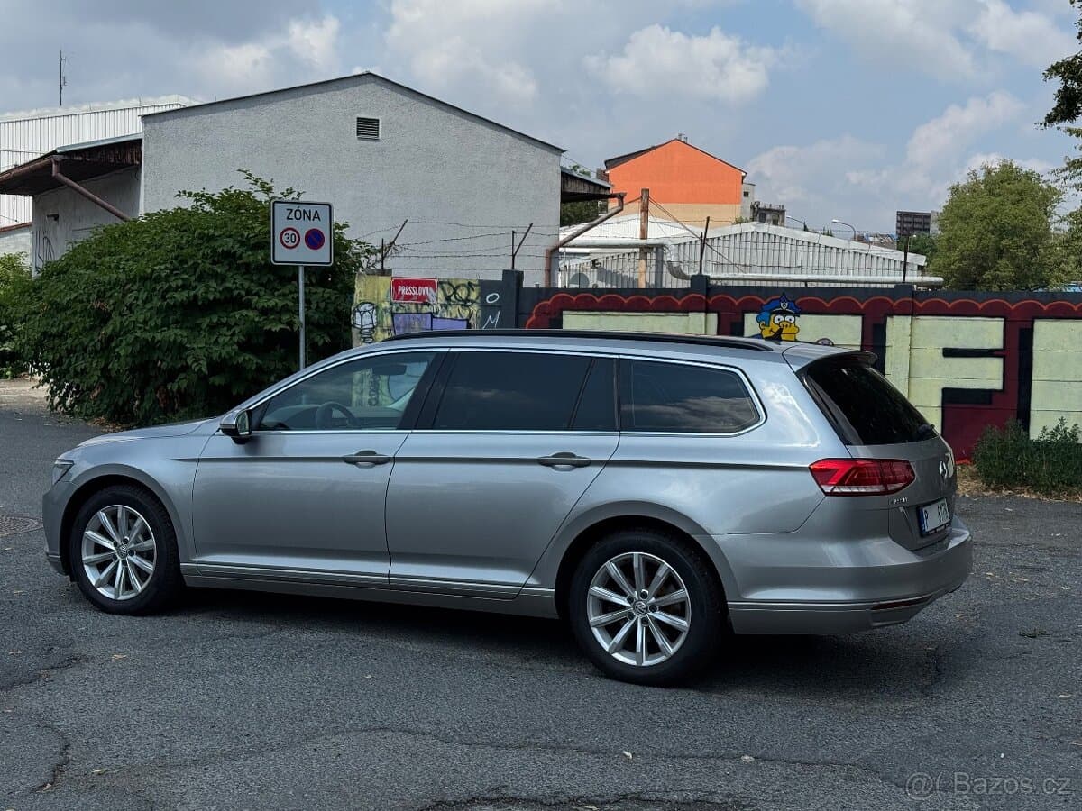 2015 Volkswagen PASSAT - 8