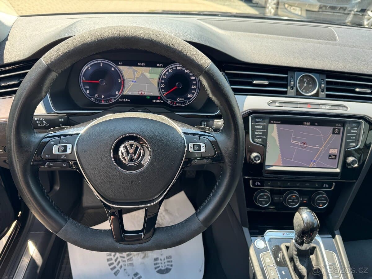 2015 Volkswagen PASSAT - 8