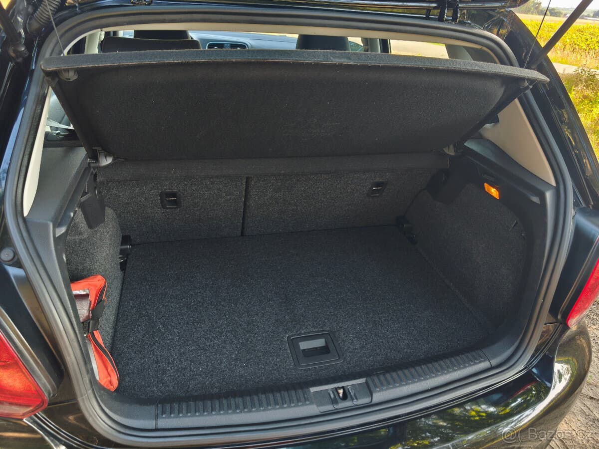 2012 Volkswagen POLO - 8