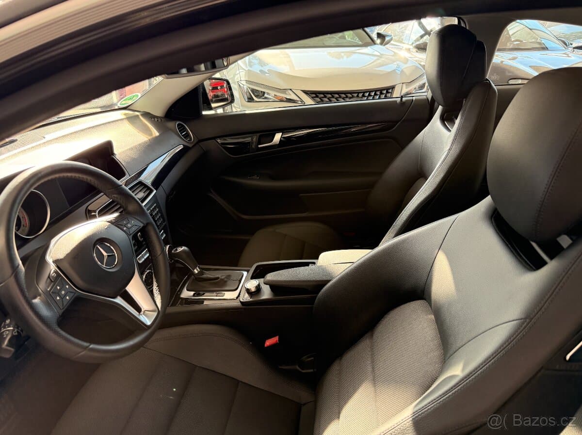 2011 Mercedes-Benz C-CLASS - 8