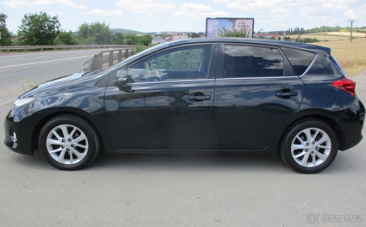 2013 Toyota AURIS - 8