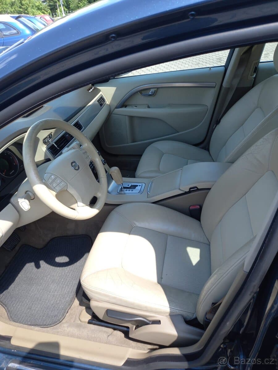 2008 Volvo V70 - 8