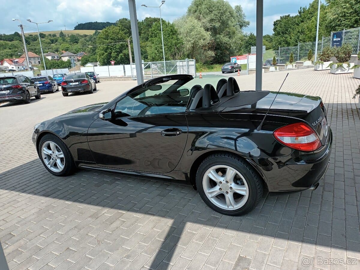 2004 Mercedes-Benz SLK - 8