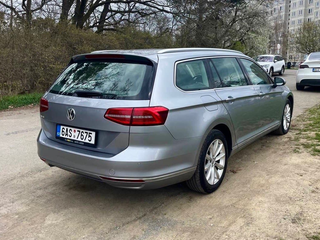 2018 Volkswagen PASSAT - 8