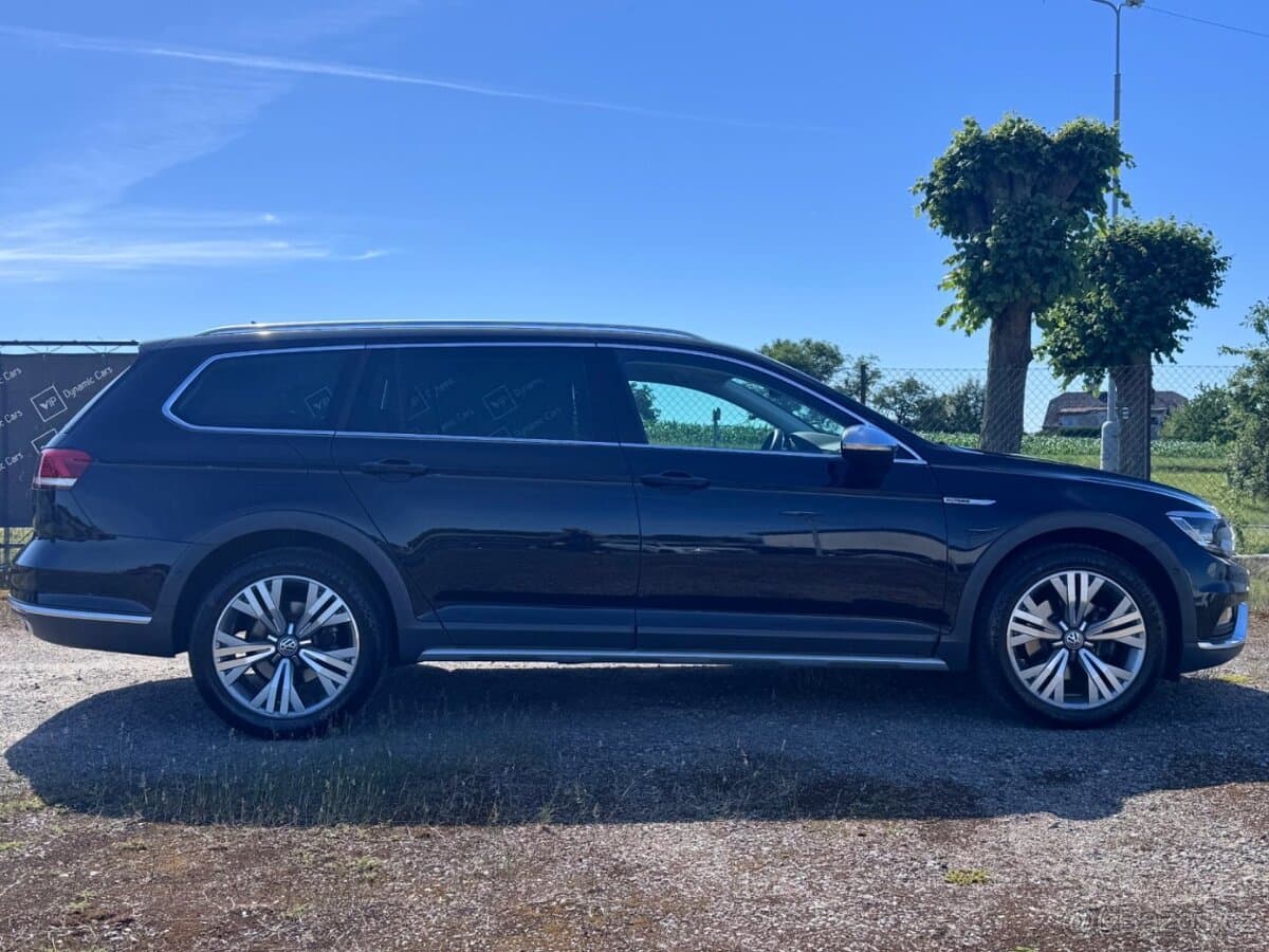 2015 Volkswagen PASSAT - 8