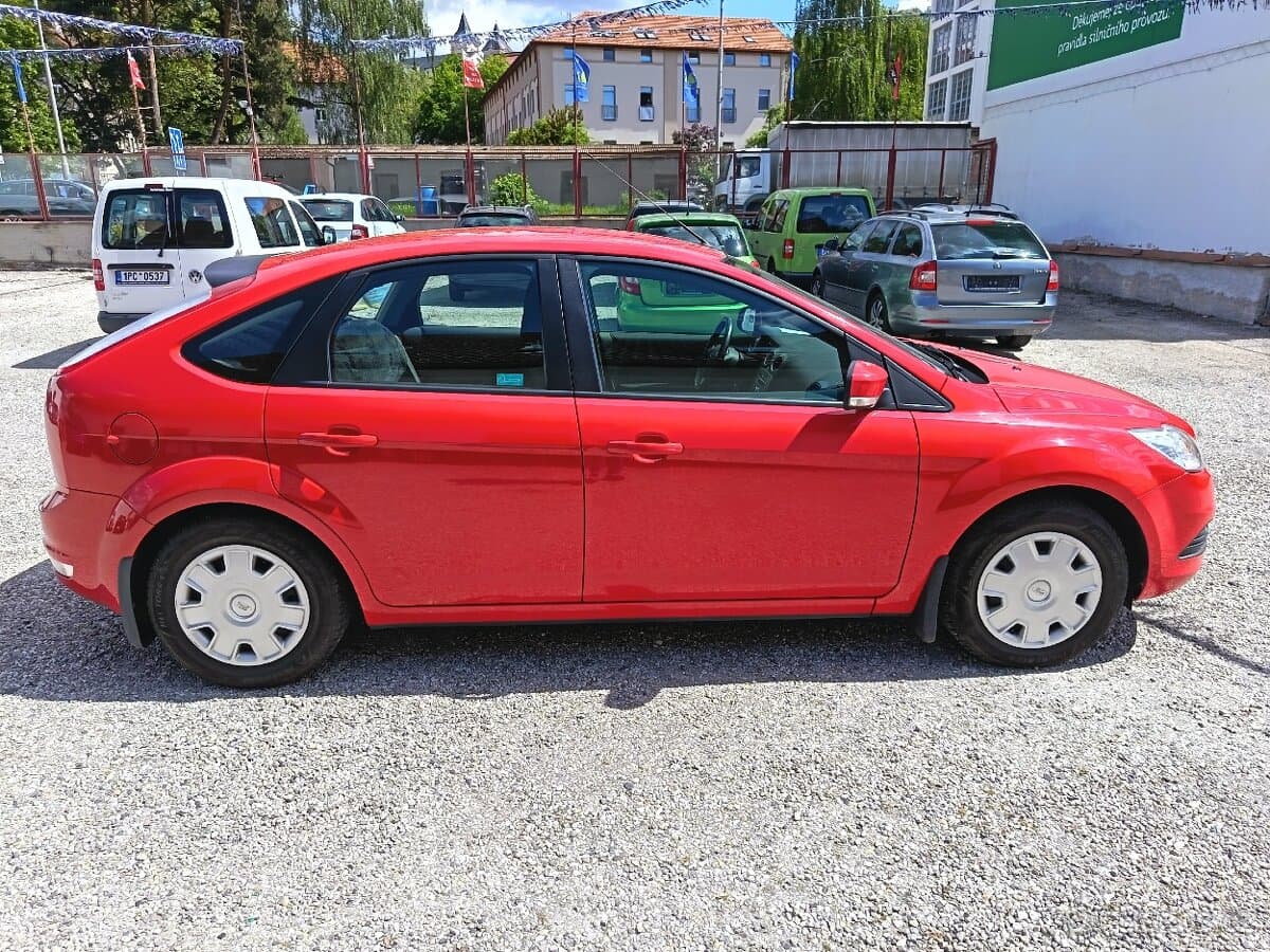 2009 Ford FOCUS - 8