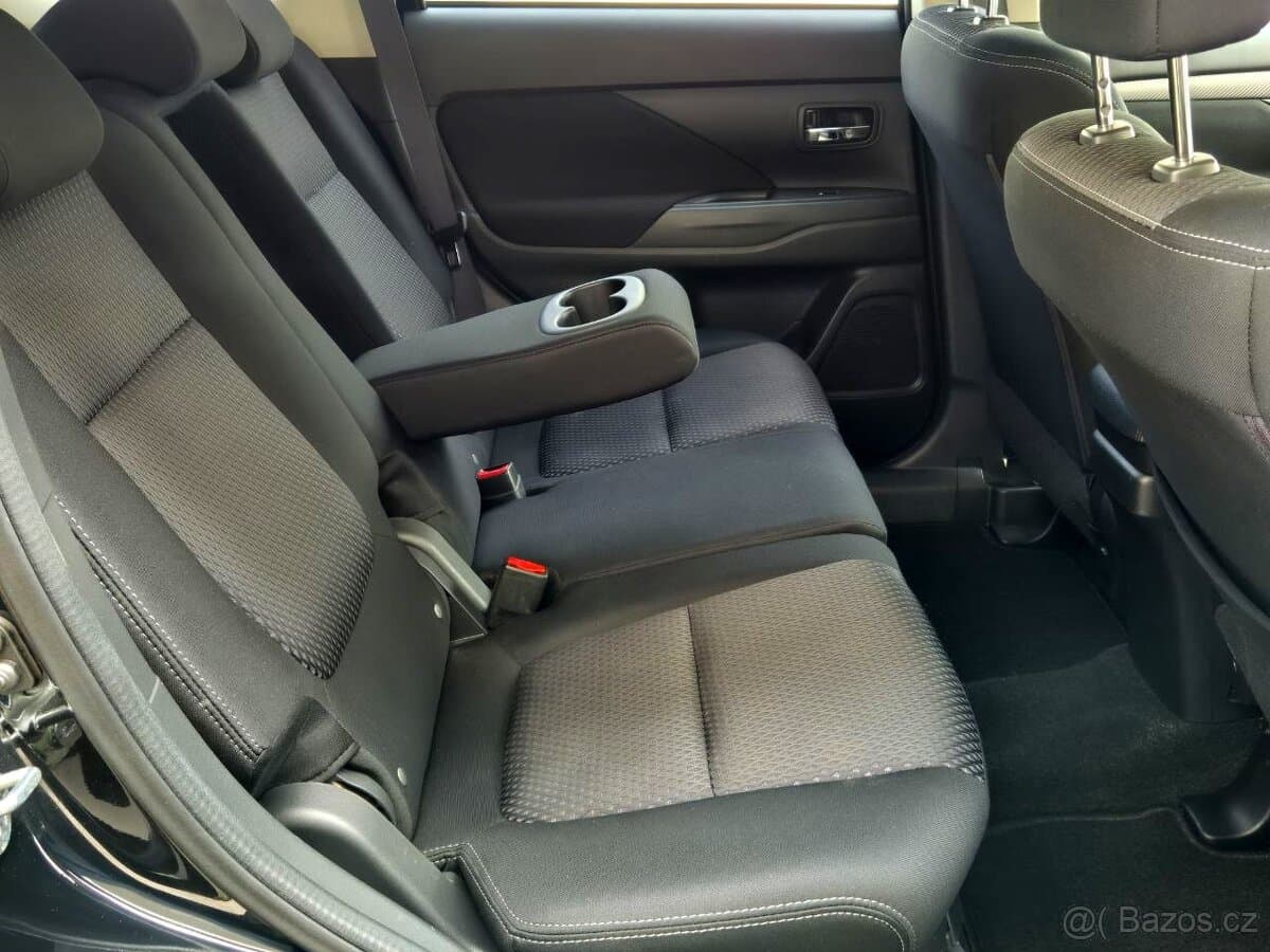 2016 Mitsubishi OUTLANDER - 8