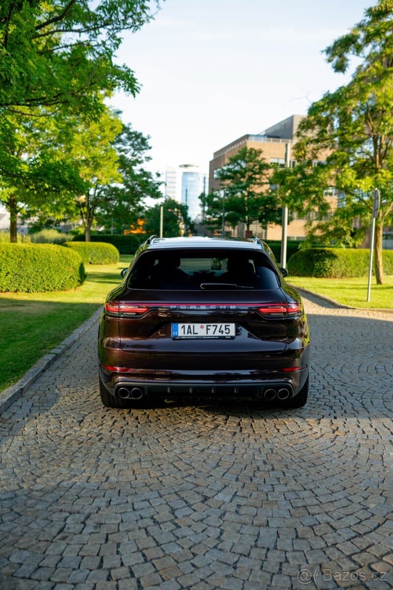 2018 Porsche CAYENNE - 8