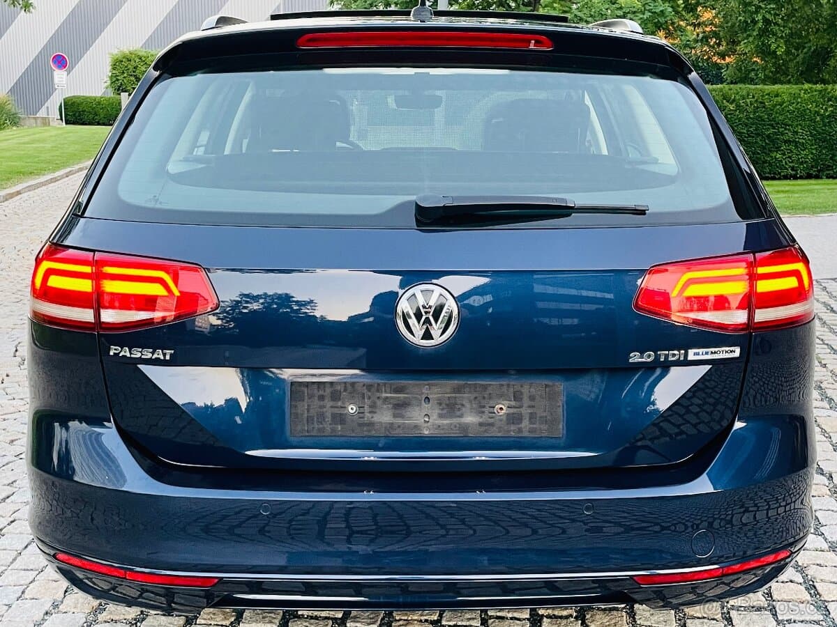2016 Volkswagen PASSAT - 8