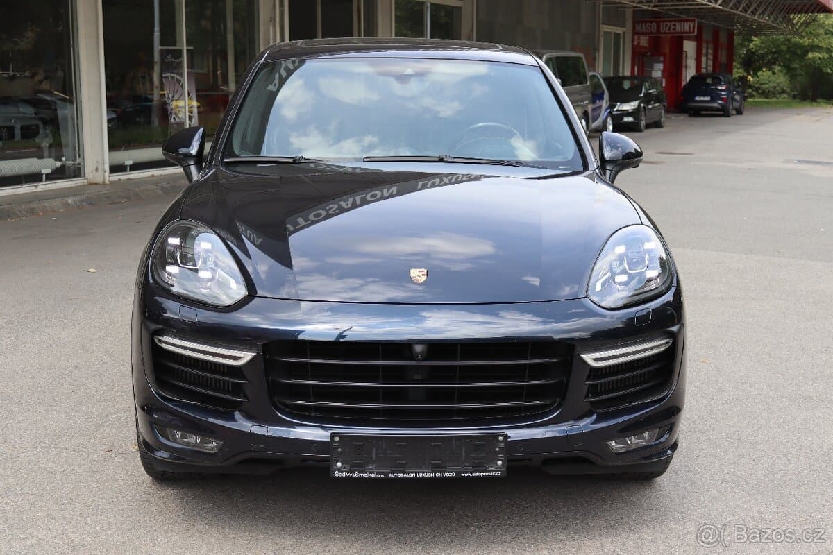 2016 Porsche CAYENNE - 8