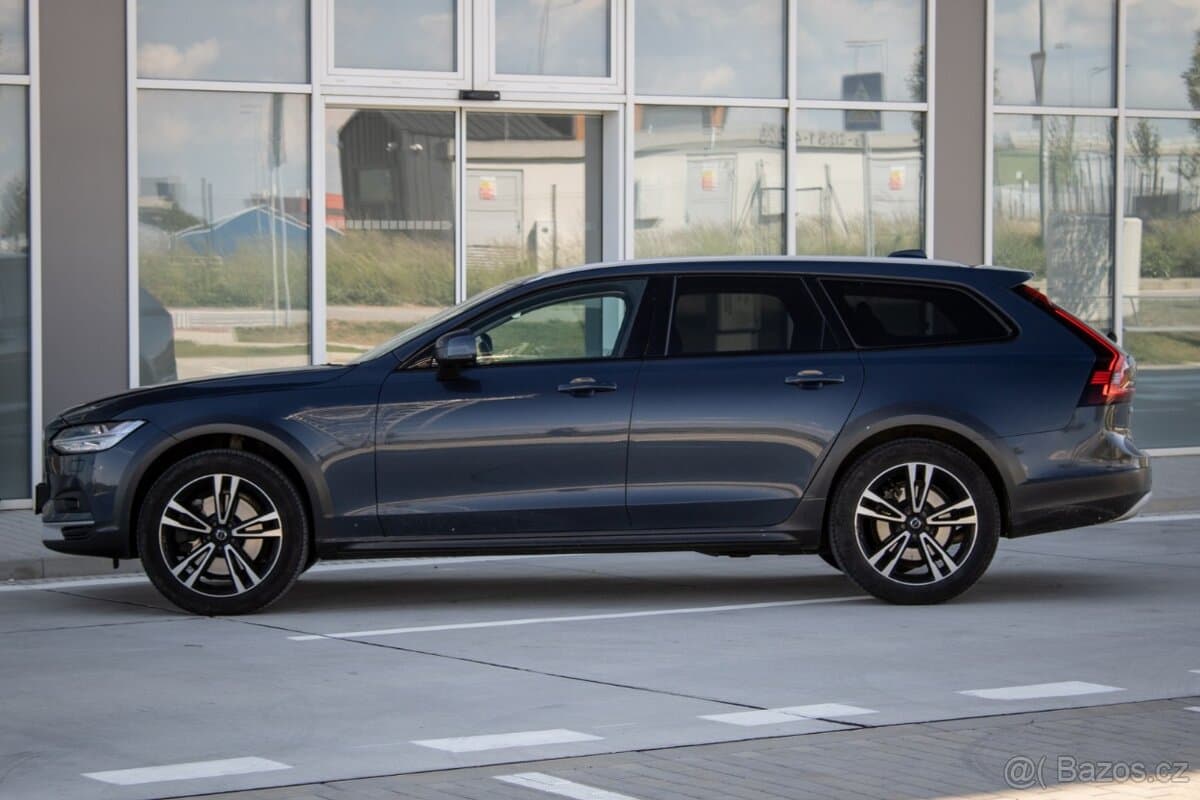 2021 Volvo V90 - 8