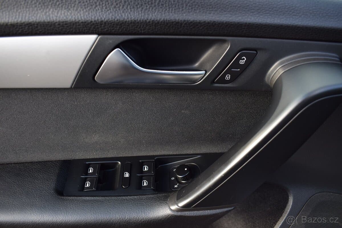 2011 Volkswagen PASSAT - 8