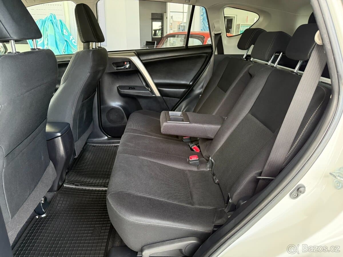 2014 Toyota RAV4 - 8