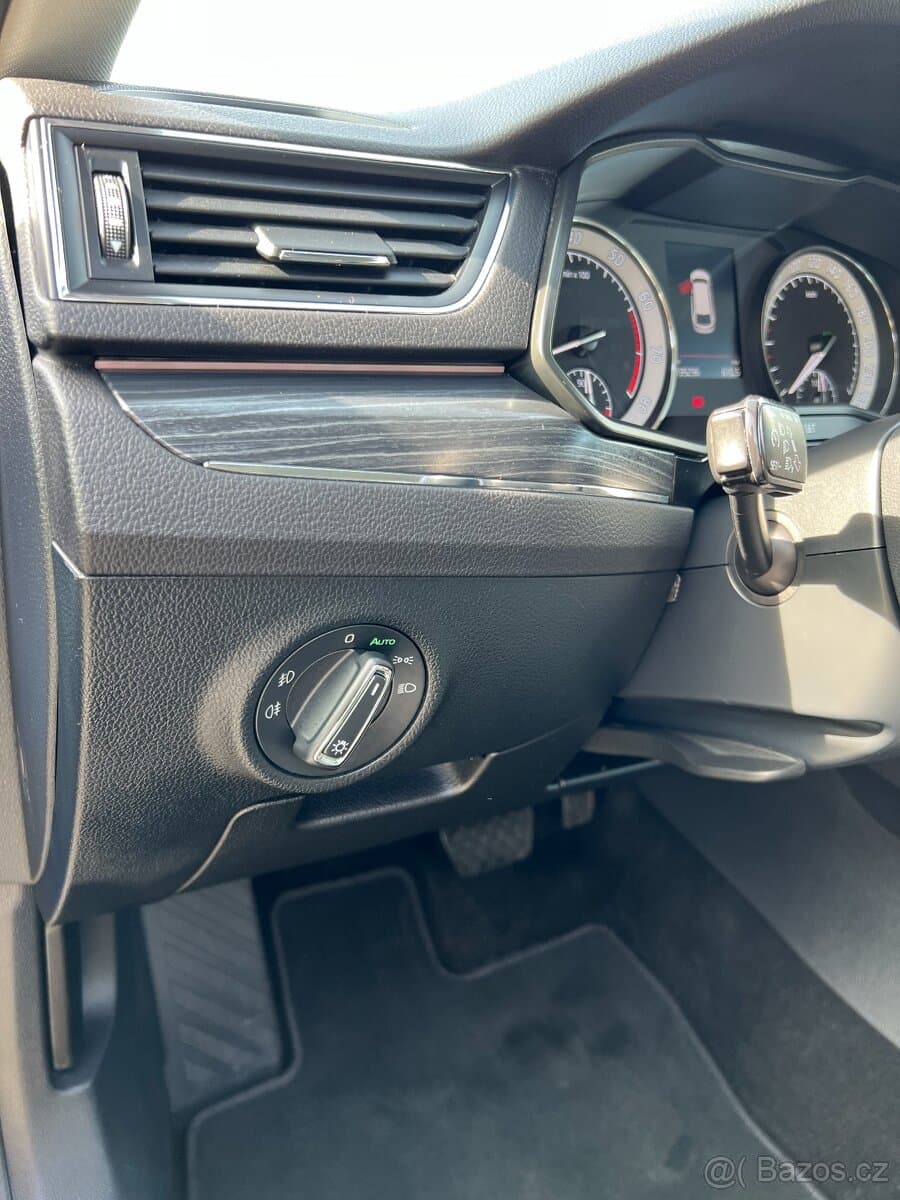 2020 Škoda SUPERB - 8