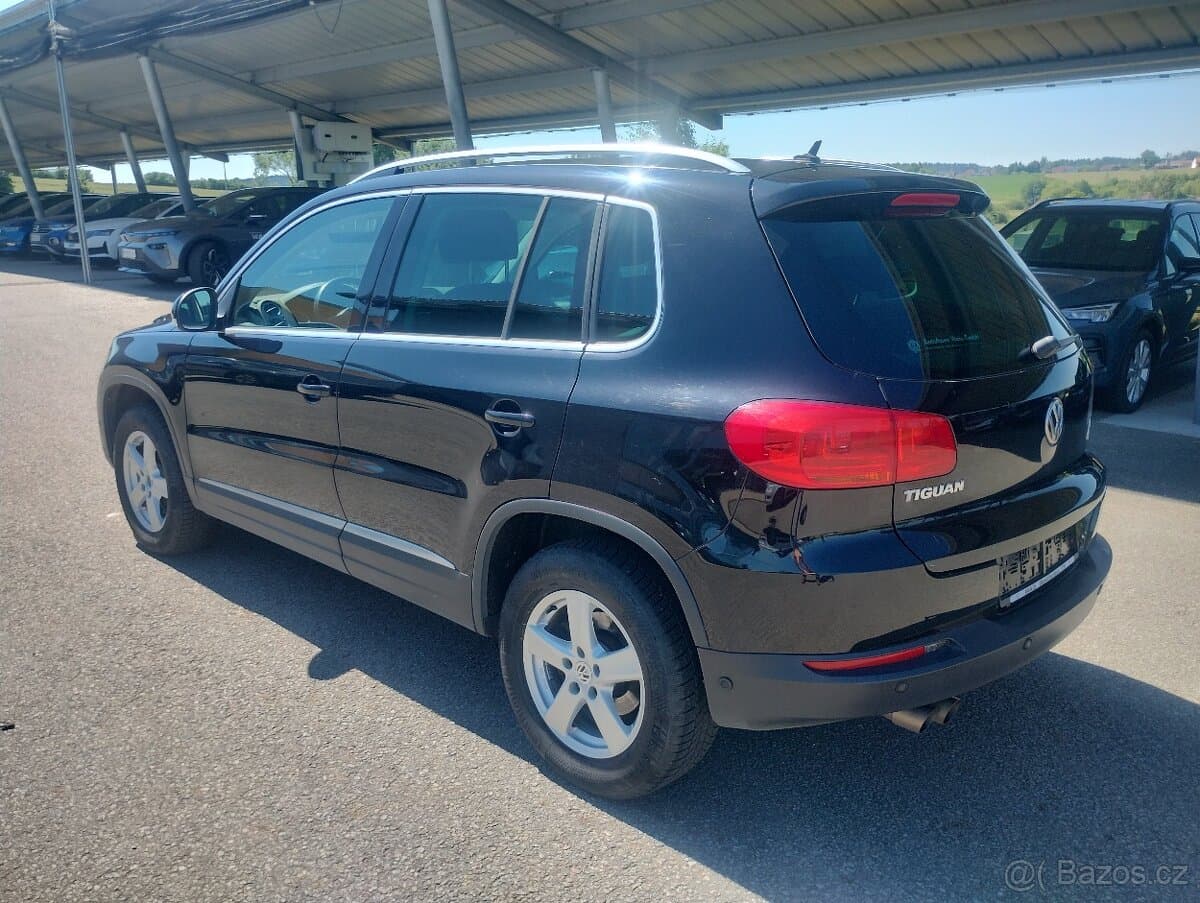 2012 Volkswagen TIGUAN - 8