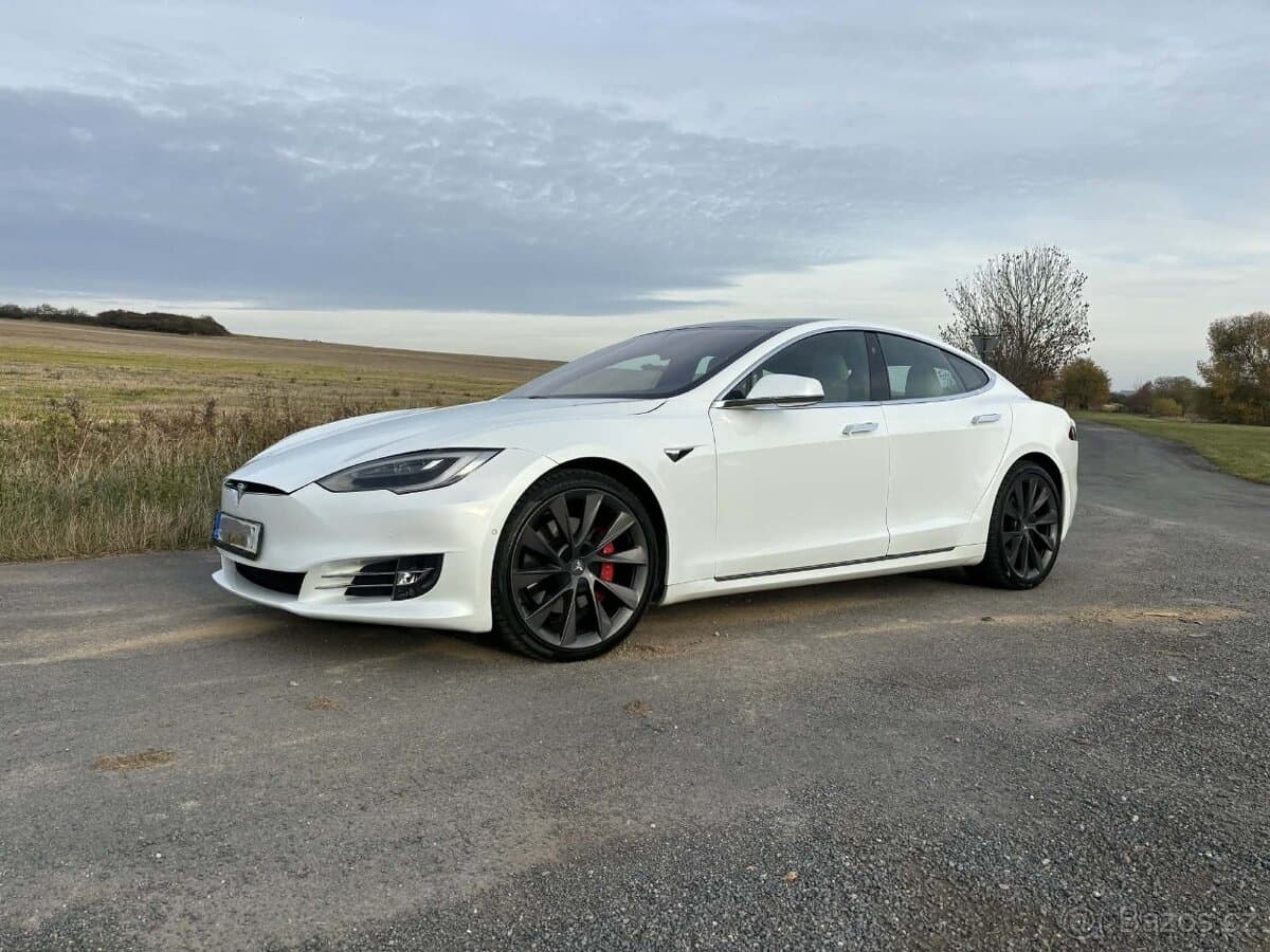 2020 Tesla MODEL S - 8