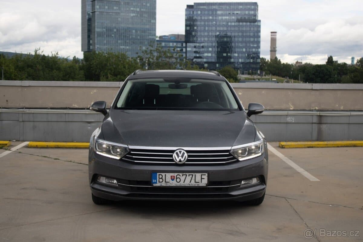 2016 Volkswagen PASSAT - 8