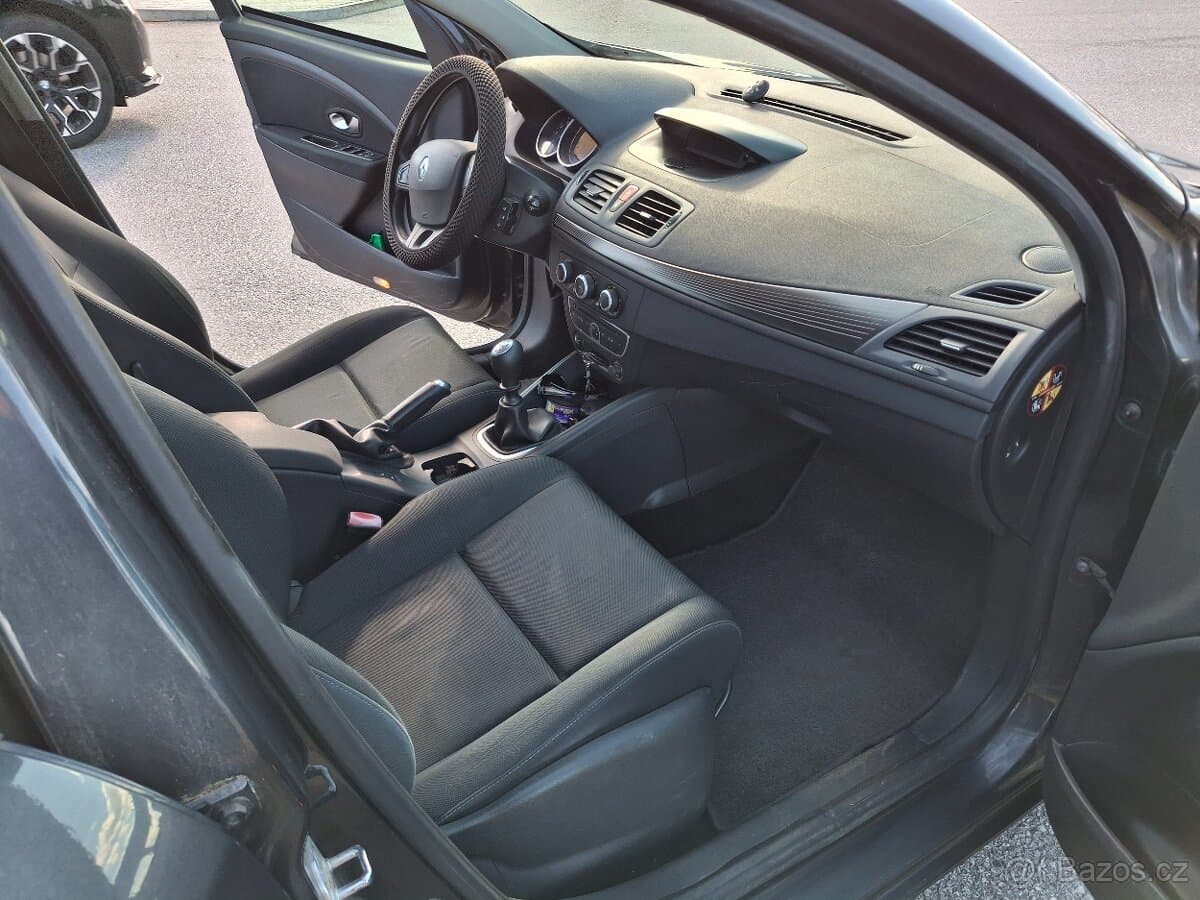 2011 Renault MEGANE - 8
