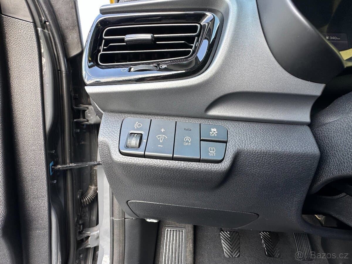 2021 Kia STONIC - 8
