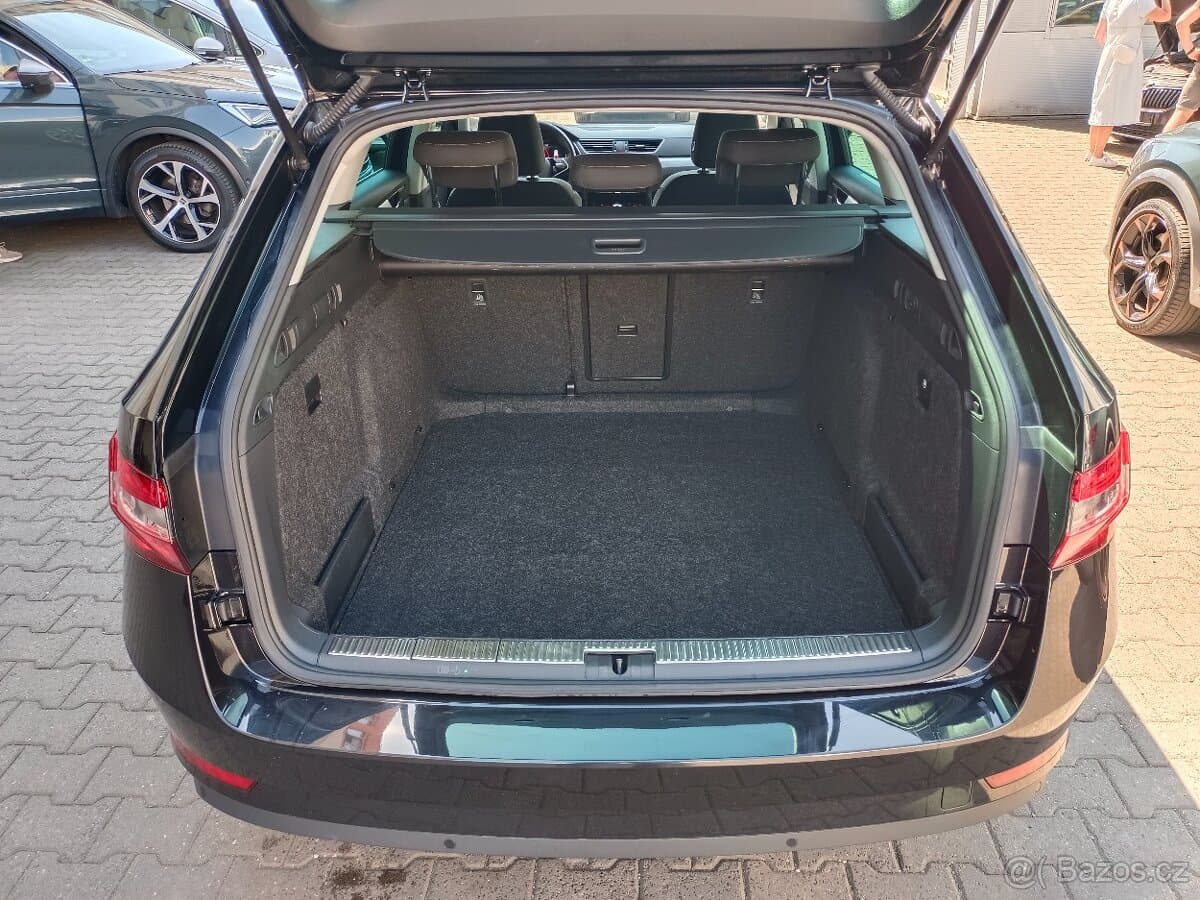 2022 Škoda SUPERB - 8
