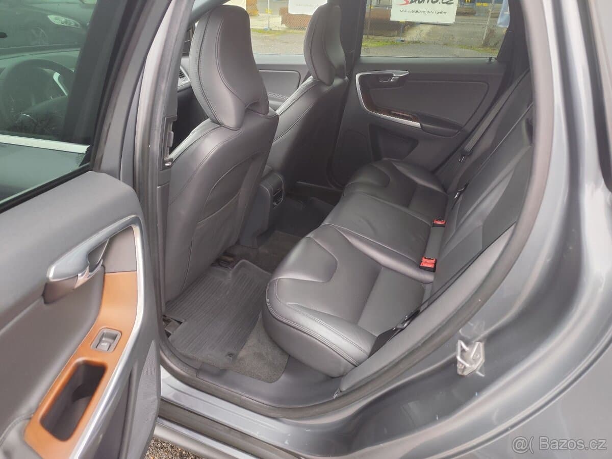 2015 Volvo XC60 - 8