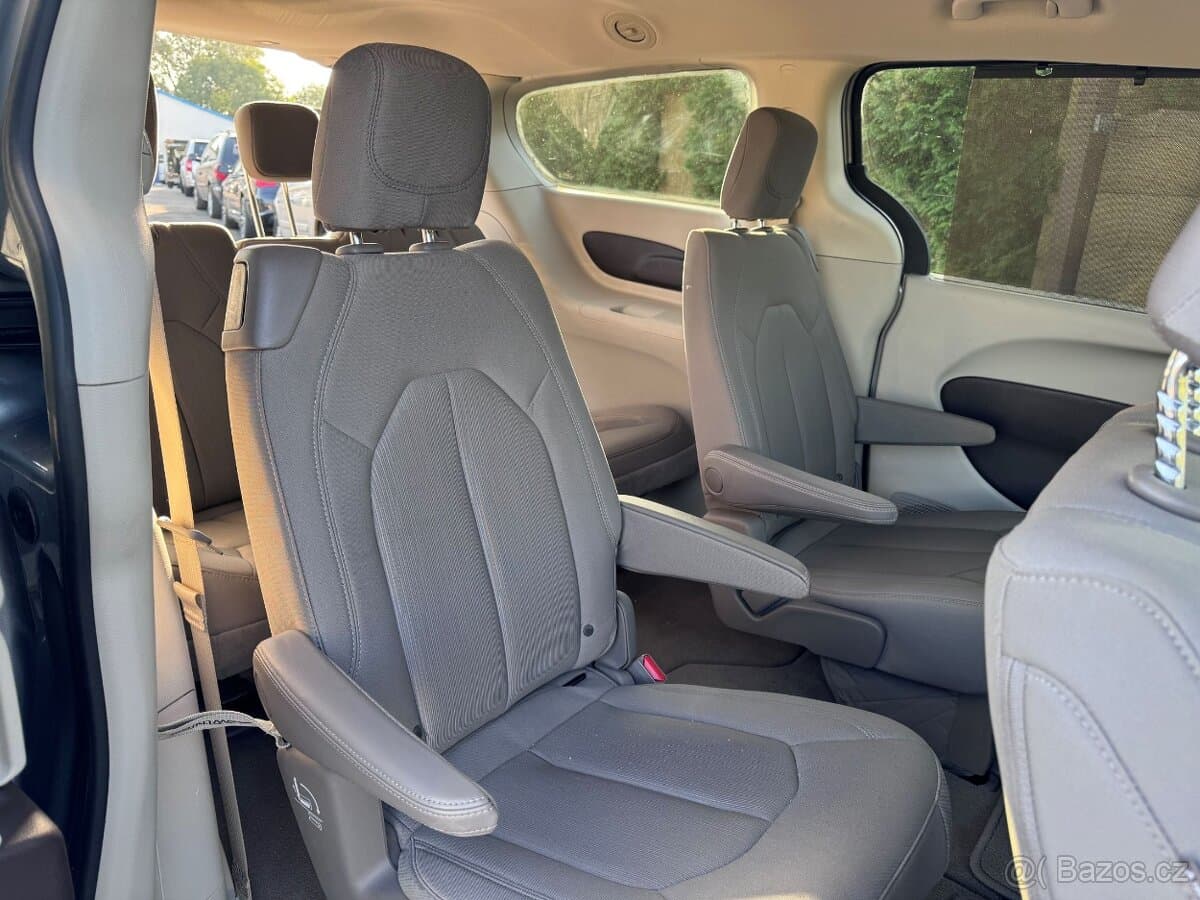 2020 Chrysler PACIFICA - 8