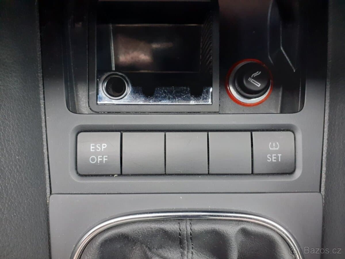 2009 Volkswagen GOLF - 8
