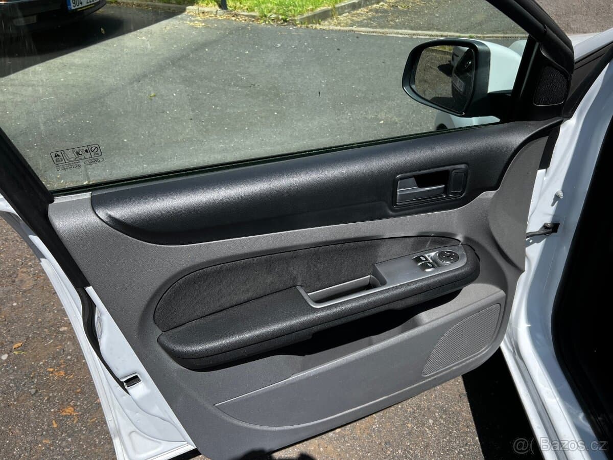 2011 Ford FOCUS - 8