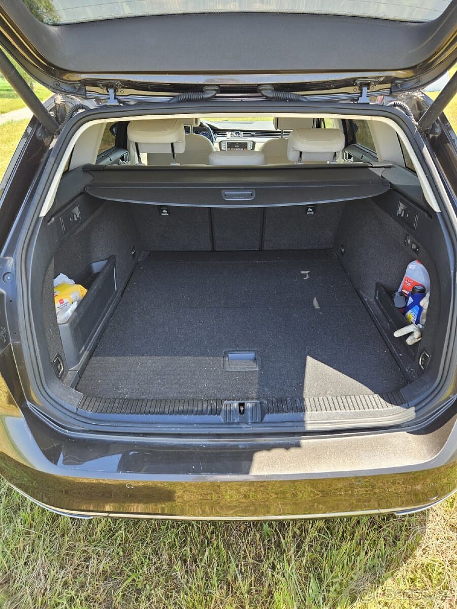 2015 Volkswagen PASSAT - 8