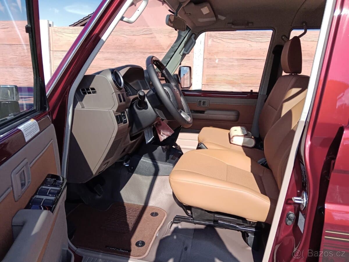 Toyota LAND CRUISER - 8