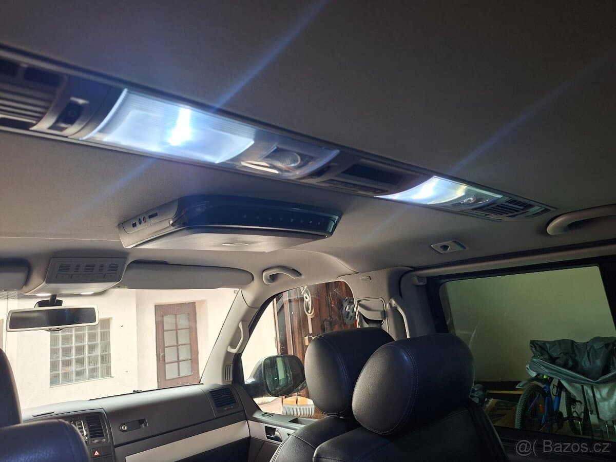 2012 Volkswagen MULTIVAN - 8